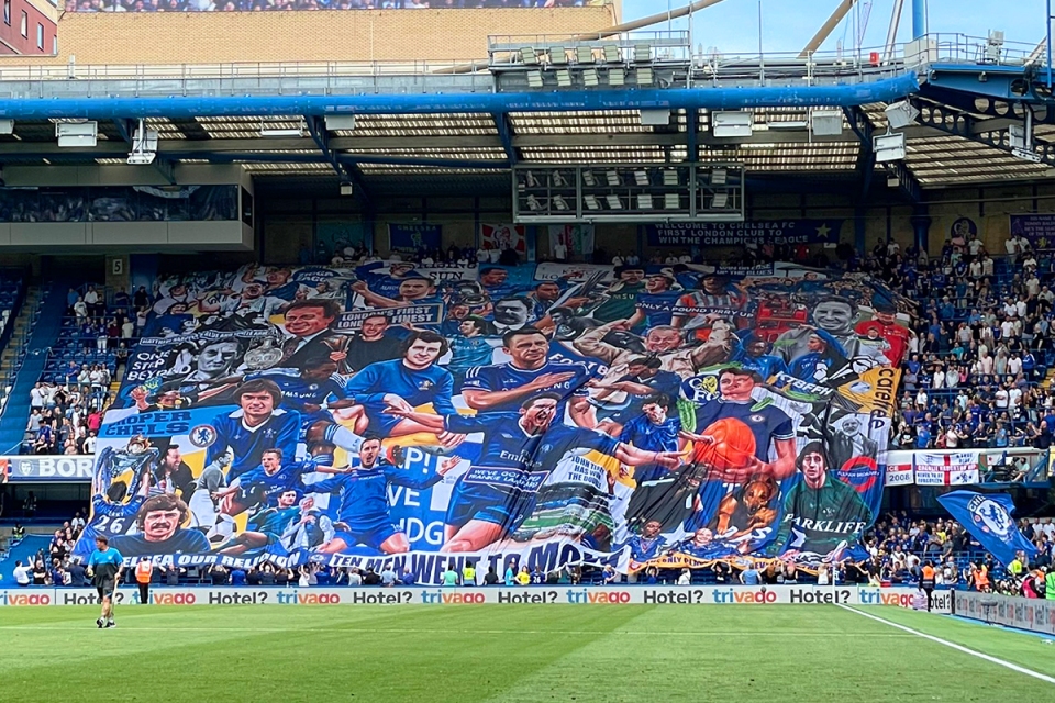 Chelsea fans unveil massive tifo of club legends and iconic moments